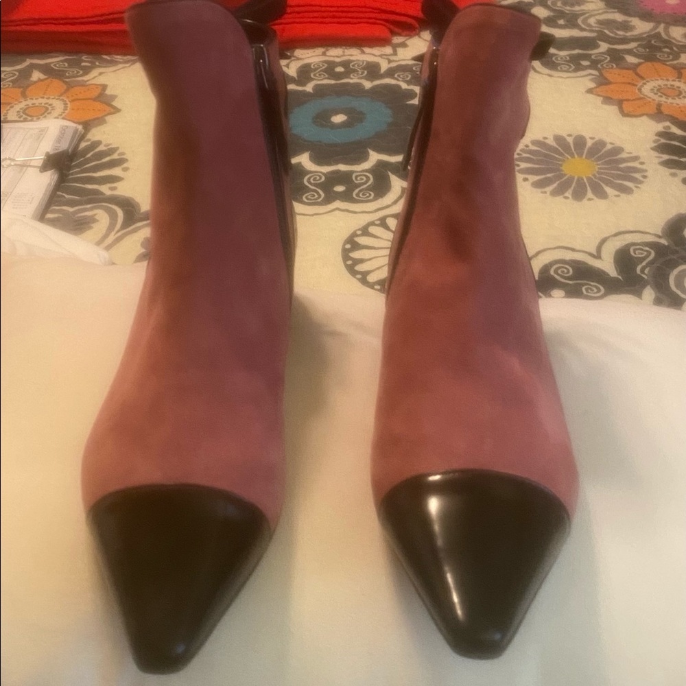 Never worn pink suede/black patent leather tip/back bow detail and side zip boot